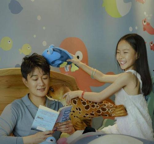 内蒙父女吃瓜,内蒙古父女共享夏日瓜果时光