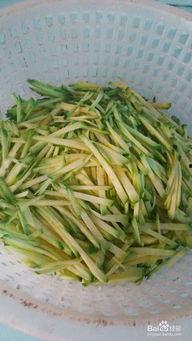 嫩瓜丝晒干怎么吃,传统晒制，创新美味